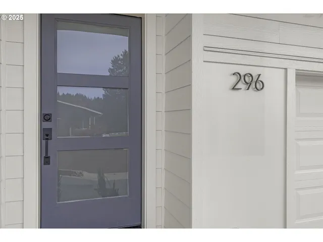 $558,700 | 296 Southwest Mawrcrest Avenue, Gresham, OR 97030