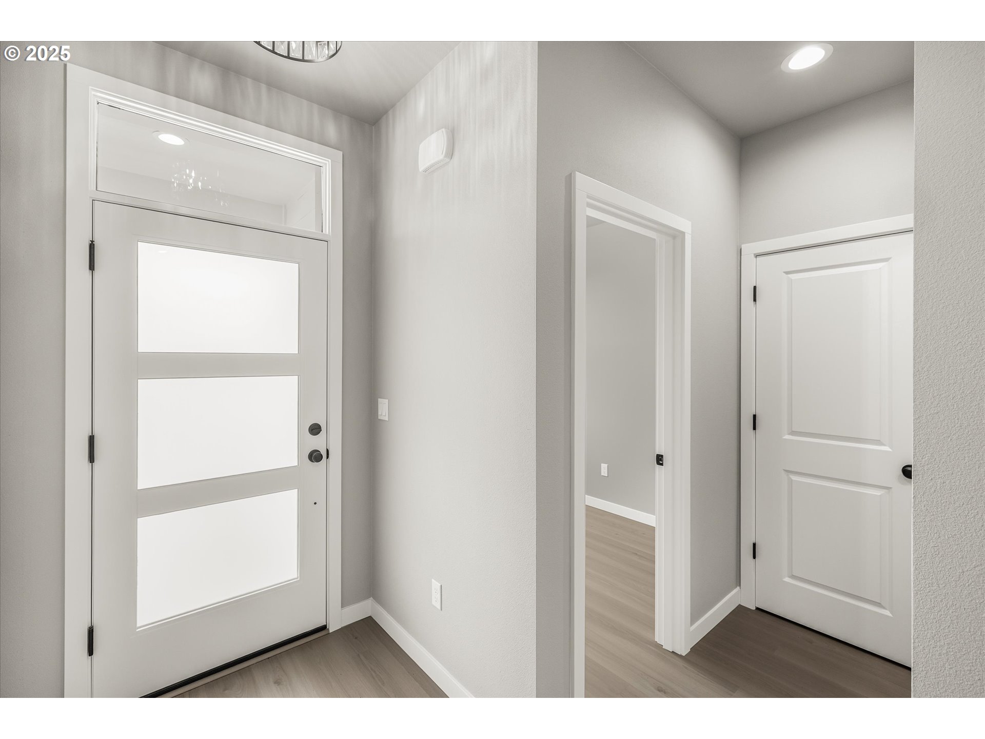 296 Southwest Mawrcrest Avenue Gresham, OR 97030 - Photo 8 of 35 a view of empty room