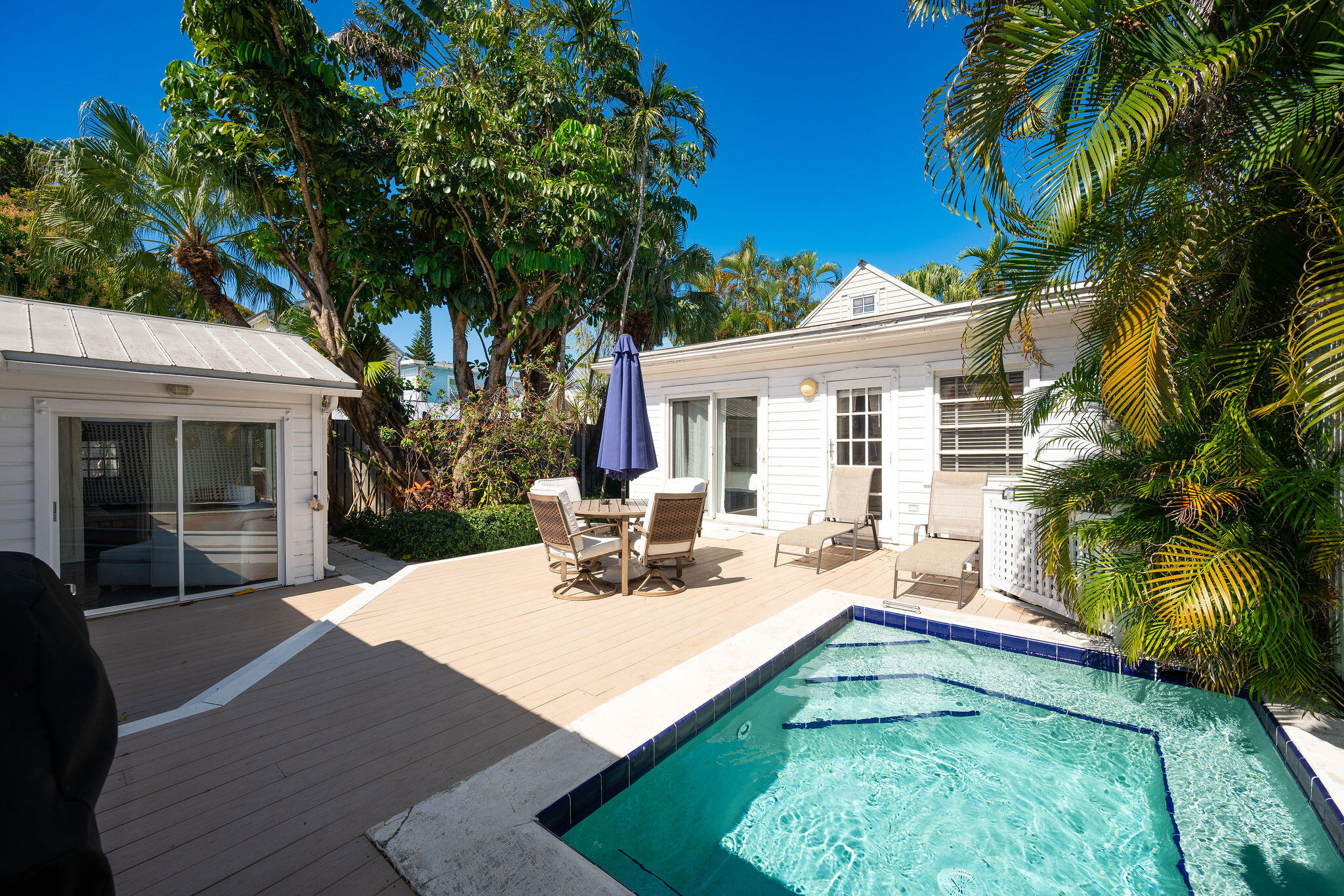 912 James Street, Unit 2 Key West, FL 33040 - Photo 2 of 25 front view of a house with a patio