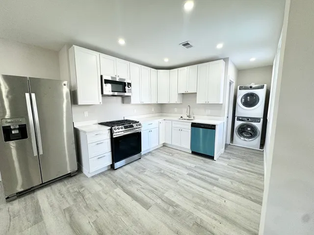 $3,950 | 55 Burrell Street, Unit R, Boston, MA 02119