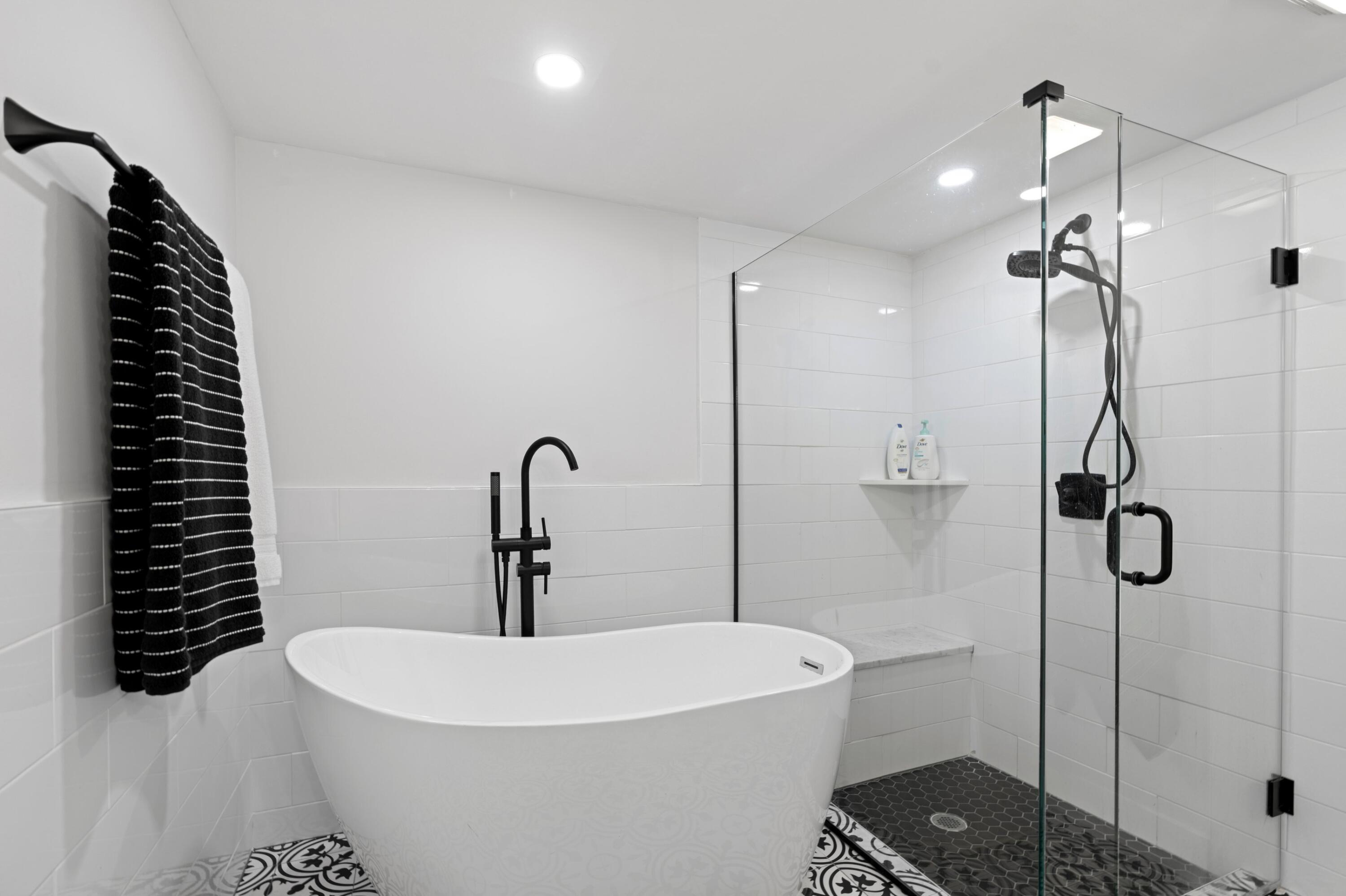 4200 North Ocean Drive, Unit 2304 Singer Island, FL 33404 - Photo 12 of 28 DSC07076.jpg-SMALL