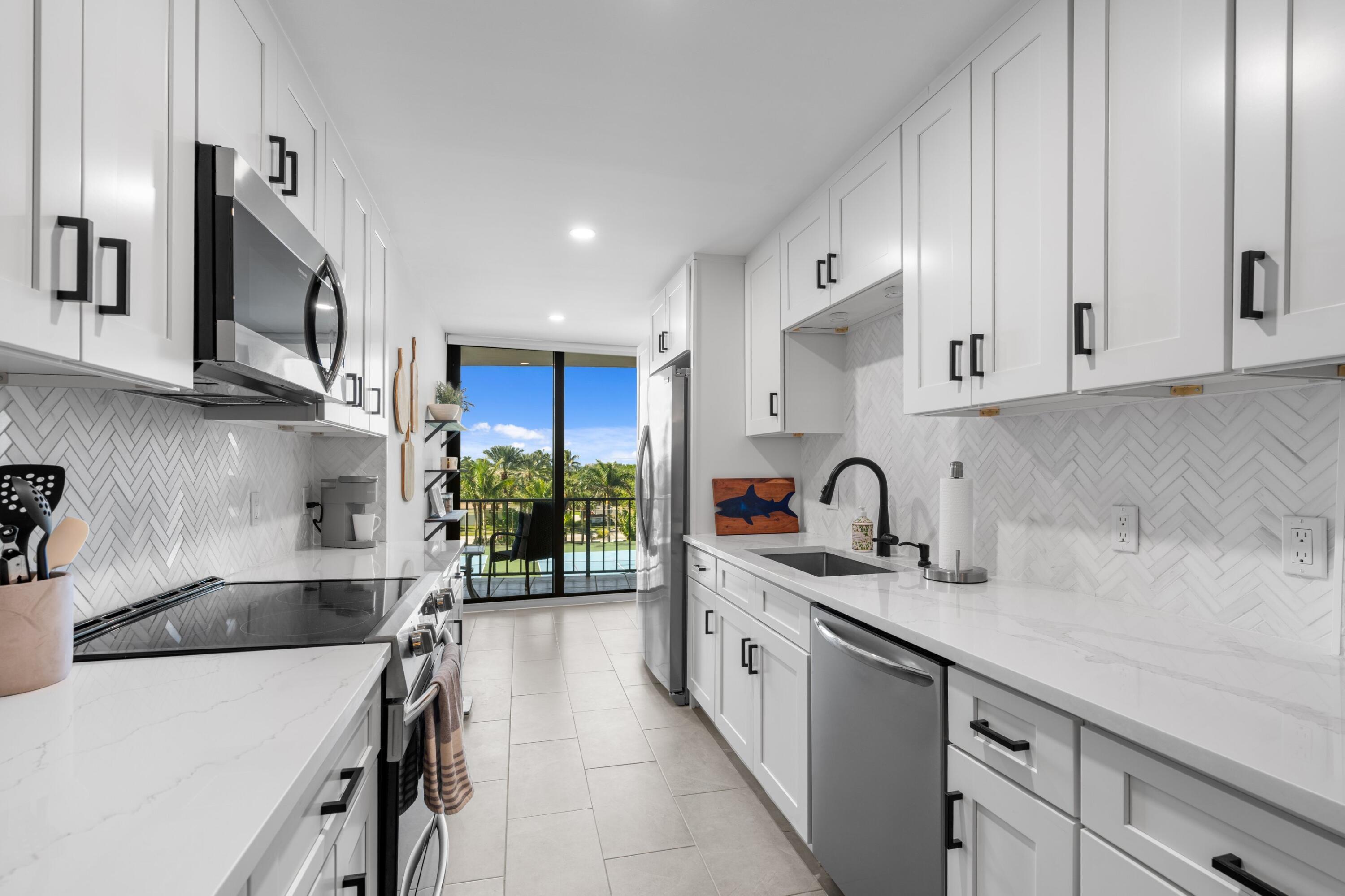 4200 North Ocean Drive, Unit 2304 Singer Island, FL 33404 - Photo 3 of 28 DSC07140.jpg-SMALL