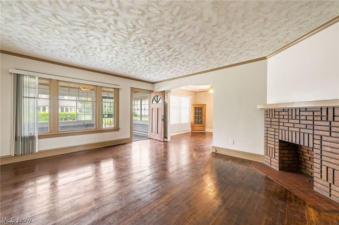 11715 Rutland Avenue Cleveland, OH 44108 - Photo 6 of 31