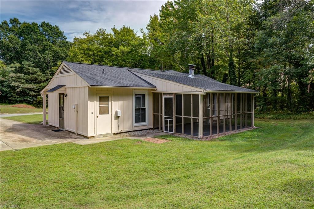 3215 Rockingham Road High Point, NC 27265 - Photo 27 of 31