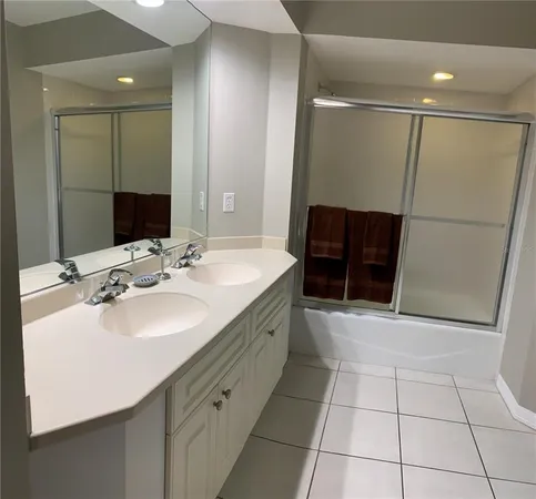 $3,900 | 3604 54th Drive West, Unit 101, Bradenton, FL 34210