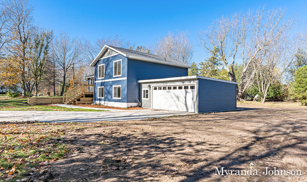 17818 Short Street Spring Lake, MI 49456 - Photo 3 of 40 17818 Short St