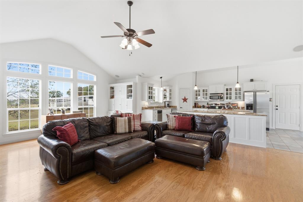 9150 Colony Road Tolar, TX 76476 - Photo 4 of 38