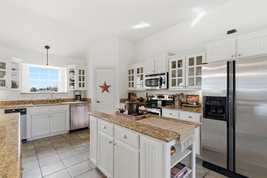 9150 Colony Road Tolar, TX 76476 - Photo 8 of 38