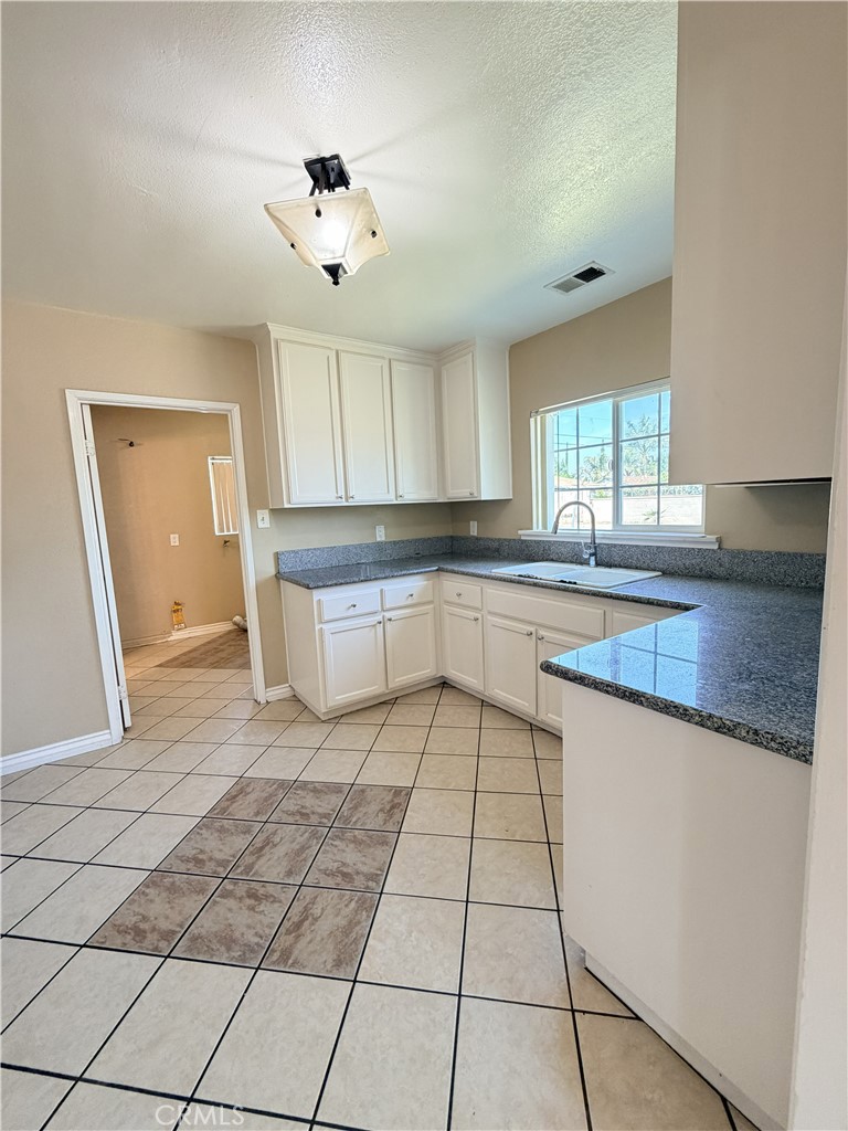 2820 Madison Street Riverside, CA 92504 - Photo 11 of 20