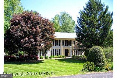909 Riva Ridge Drive Great Falls, VA 22066 - Photo 1 of 24 Exterior (Main)