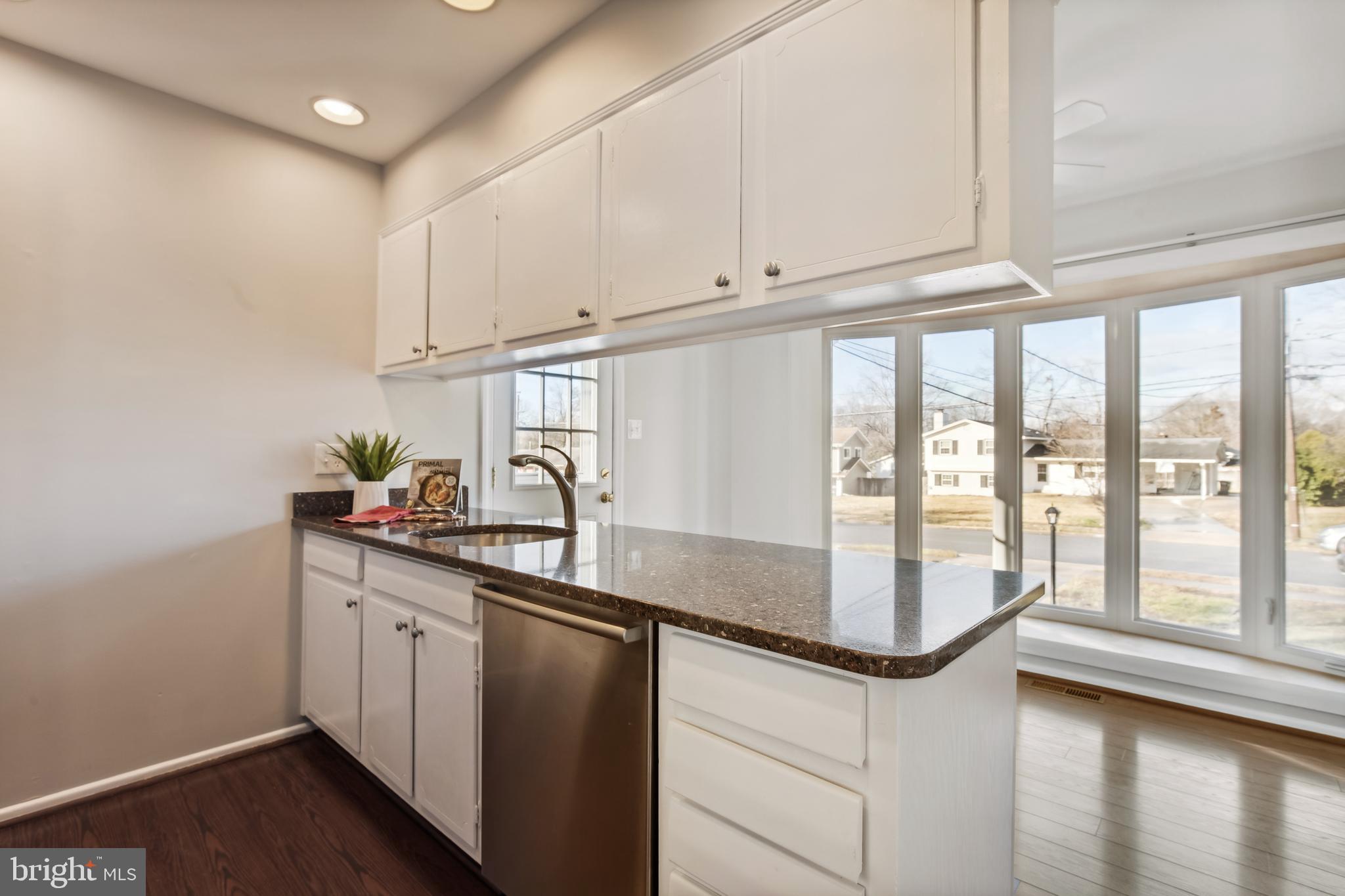 6001 Meriwether Lane Springfield, VA 22150 - Photo 12 of 50 Kitchen