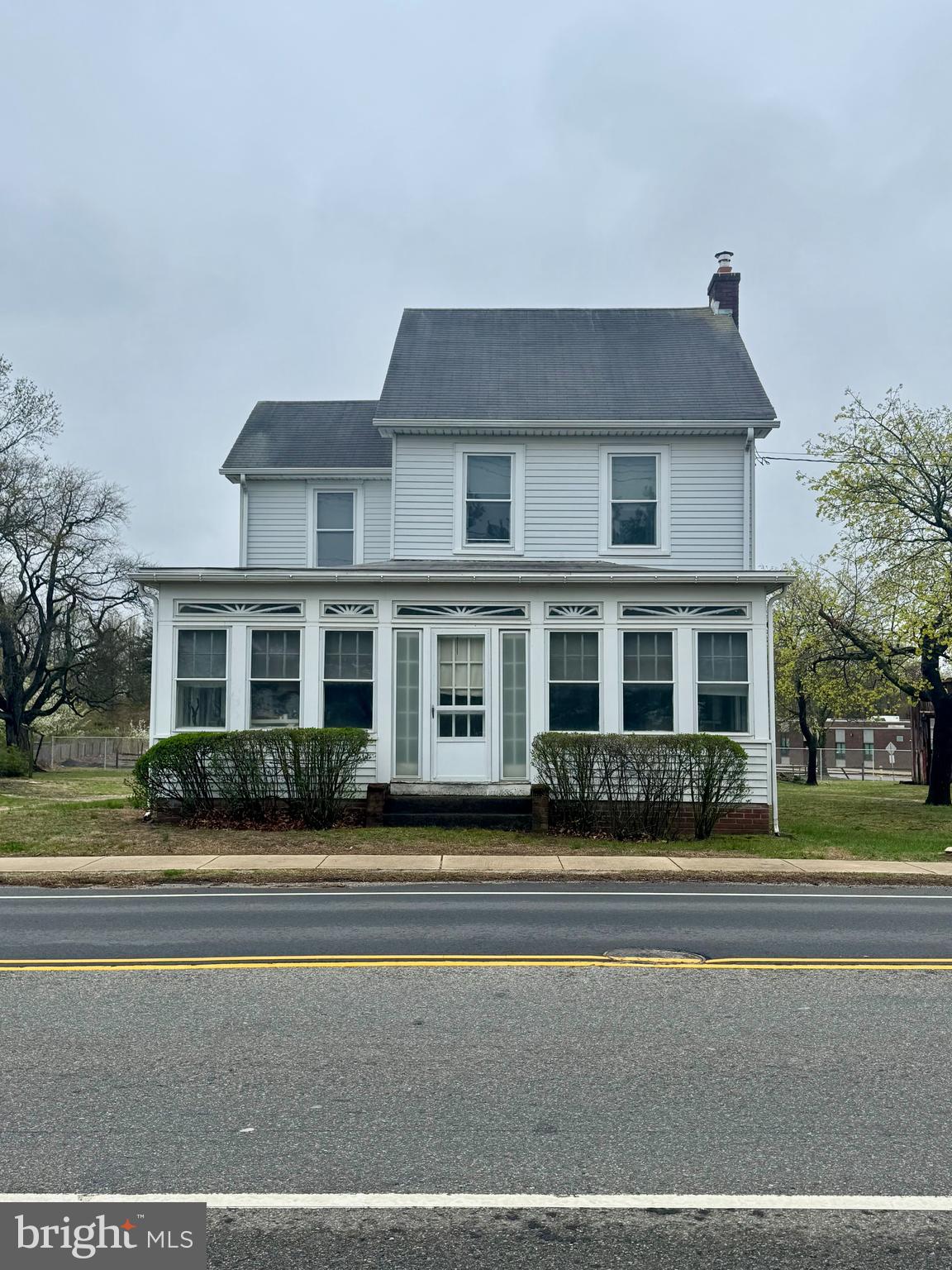 60 Hartford Road Delran, NJ 08075 - Photo 1 of 16 a front view of residential houses