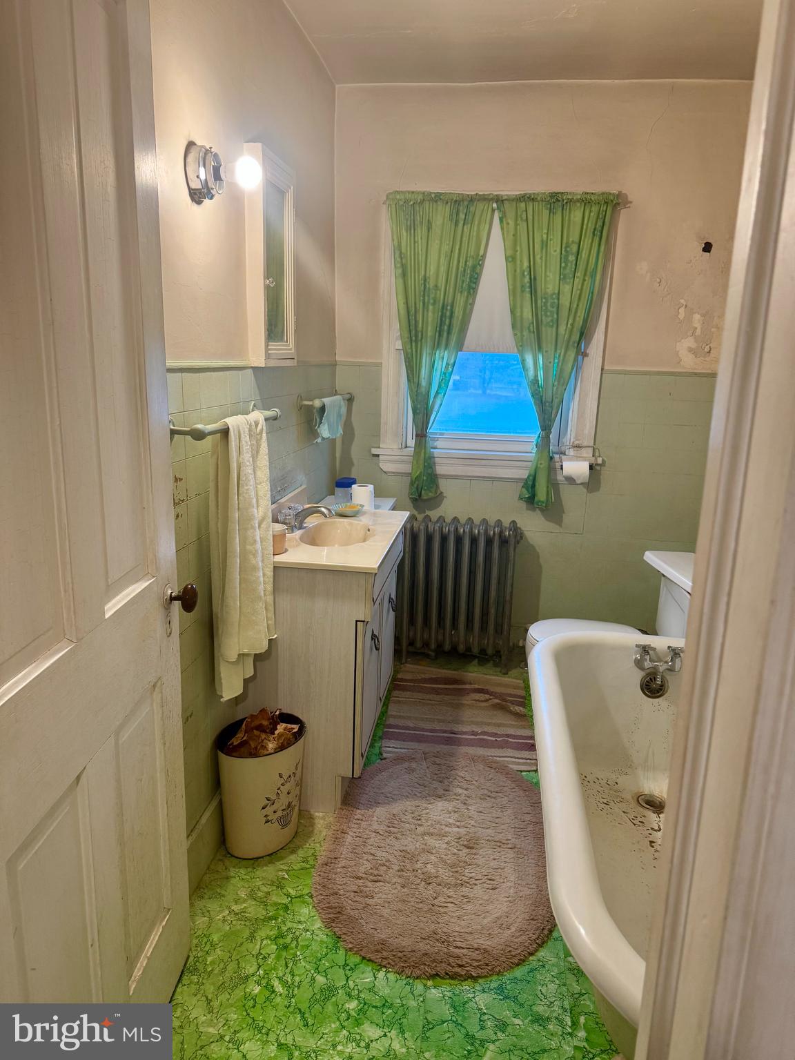 60 Hartford Road Delran, NJ 08075 - Photo 12 of 16 a bathroom with a sink toilet and mirror