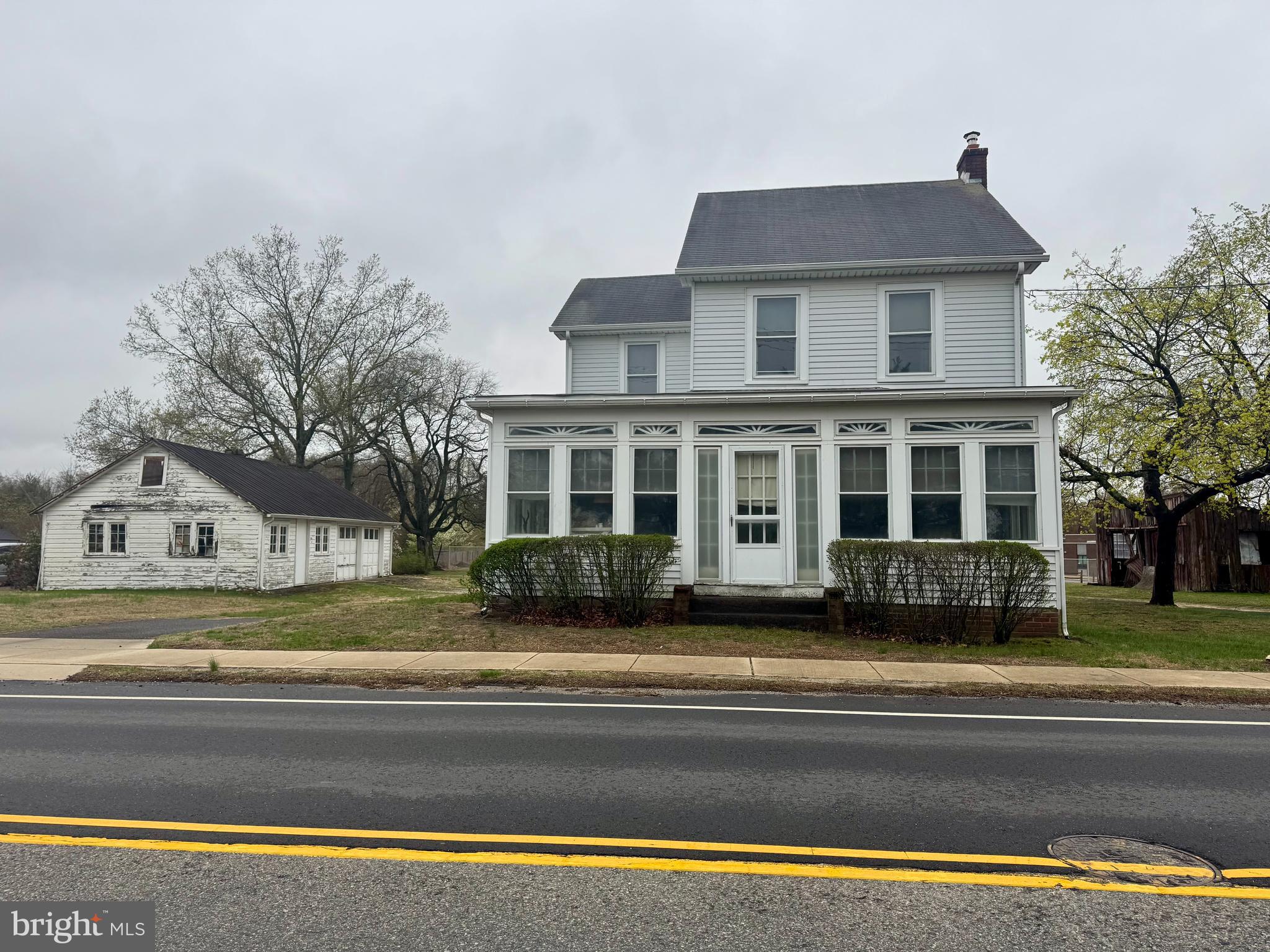 60 Hartford Road Delran, NJ 08075 - Photo 2 of 16 a front view of a house with a yard