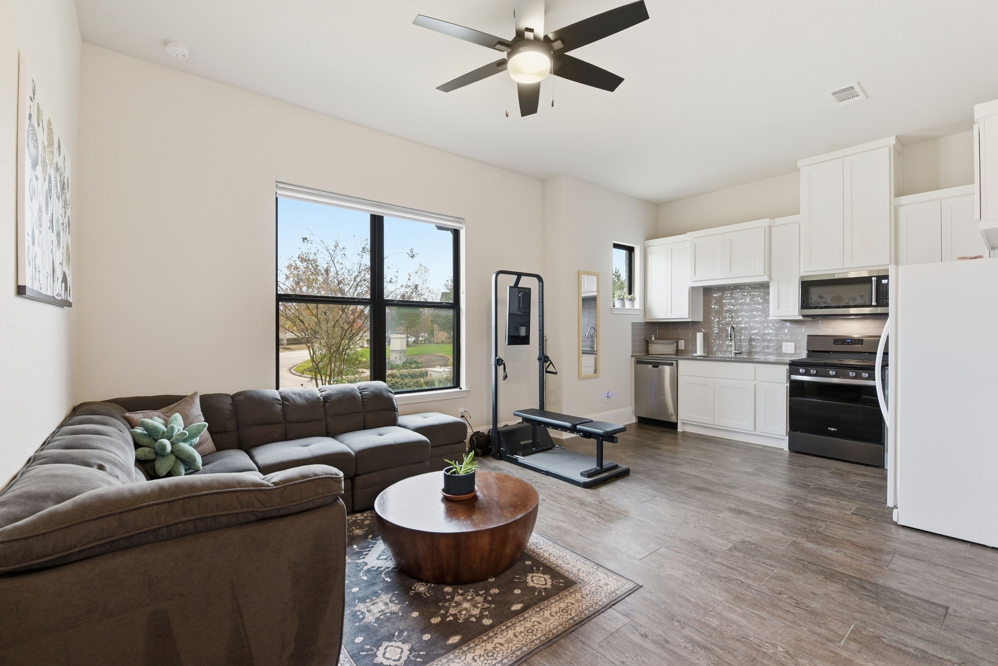 10102 South Goshawk Trail Conroe, TX 77385 - Photo 25 of 45 Private Guest Suite - 1st Floor