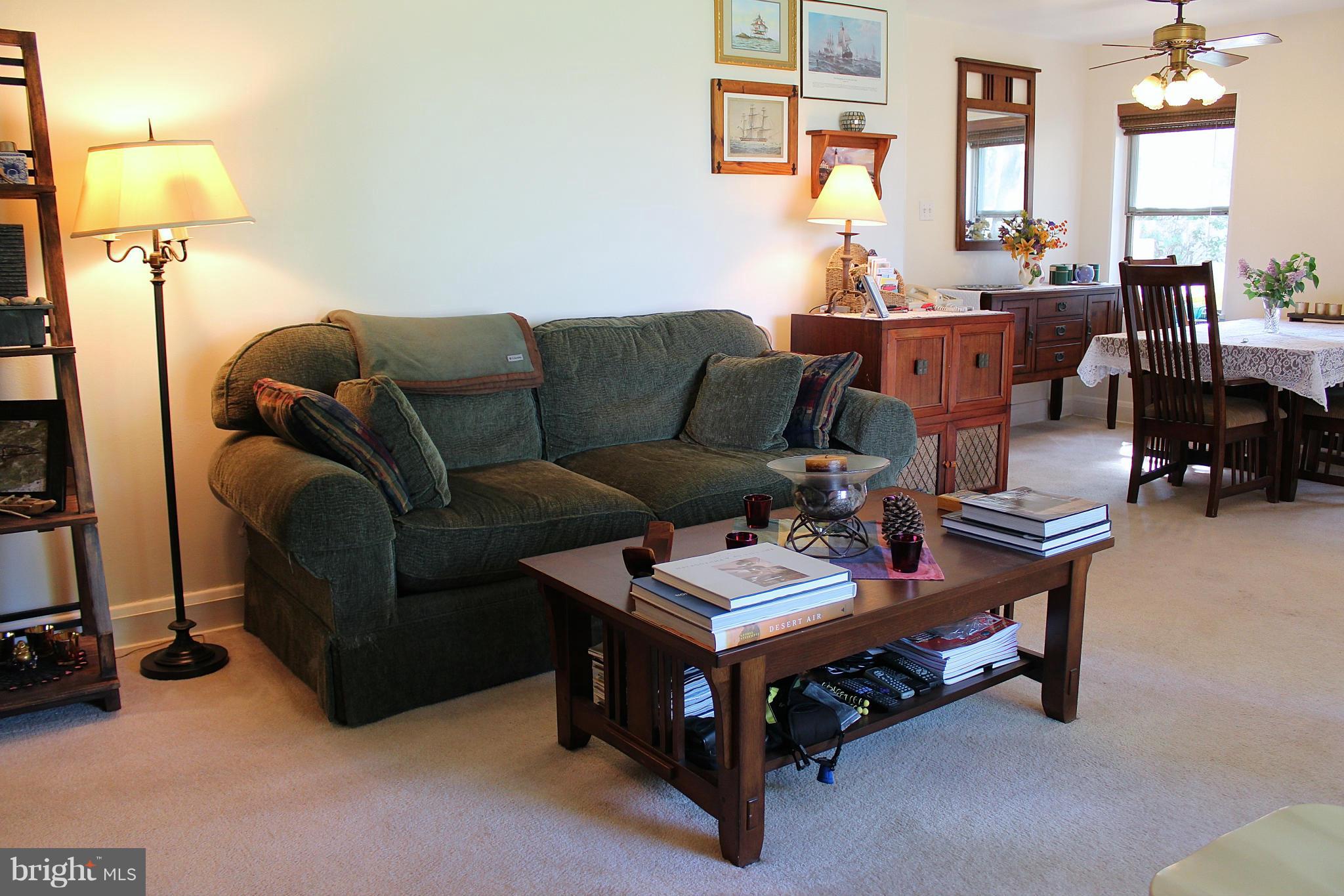 1565 Efford Road Pasadena, MD 21122 - Photo 11 of 30 Living Room