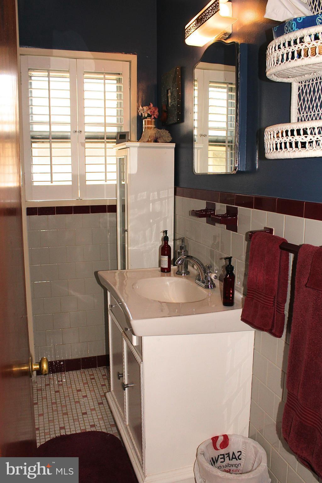 1565 Efford Road Pasadena, MD 21122 - Photo 22 of 30 Bath