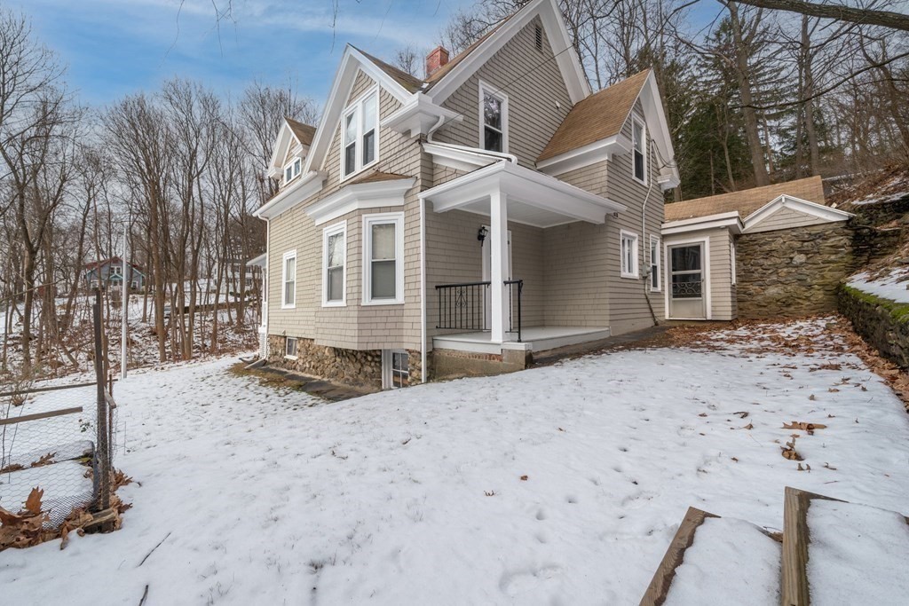 44 Beaconsfield Road Worcester, MA 01602 - Photo 32 of 32 a front view of a house with a yard