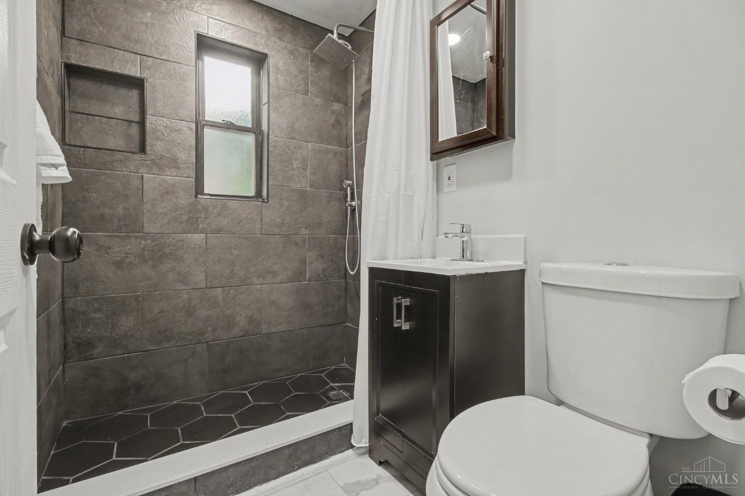 4232 Kugler Mill Road Cincinnati, OH 45236 - Photo 11 of 18 Gallery Image 11