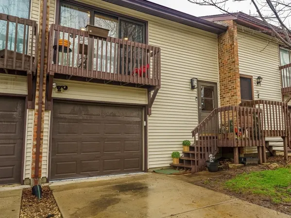 $240,000 | 317 Ozark Drive, Bolingbrook, IL 60440