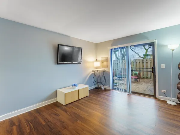 $240,000 | 317 Ozark Drive, Bolingbrook, IL 60440