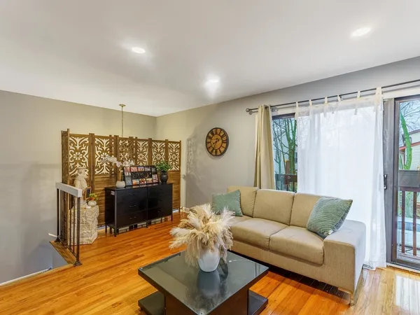 $240,000 | 317 Ozark Drive, Bolingbrook, IL 60440