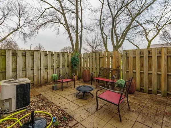 $240,000 | 317 Ozark Drive, Bolingbrook, IL 60440