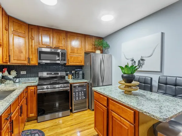 $240,000 | 317 Ozark Drive, Bolingbrook, IL 60440