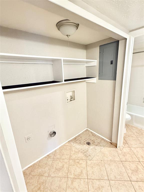 4545 North O'Connor Road, Unit 2251 Irving, TX 75062 - Photo 18 of 25 a view of an empty room