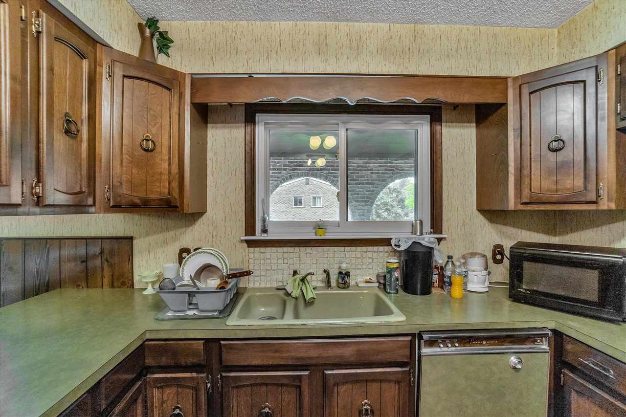 3242 Shannon Road Burton, MI 48529 - Photo 13 of 38