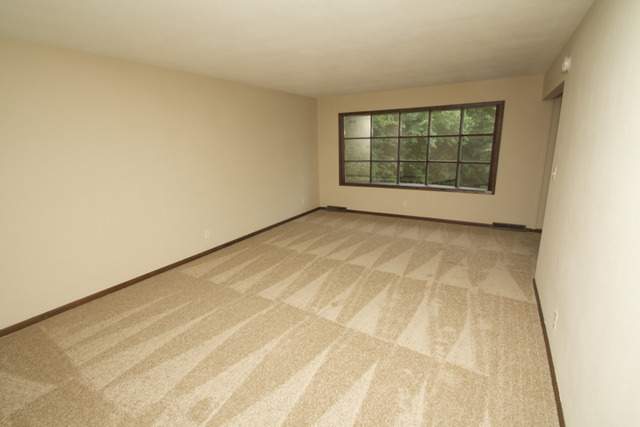 3517 North View Road Rockford, IL 61107 - Photo 4 of 13
