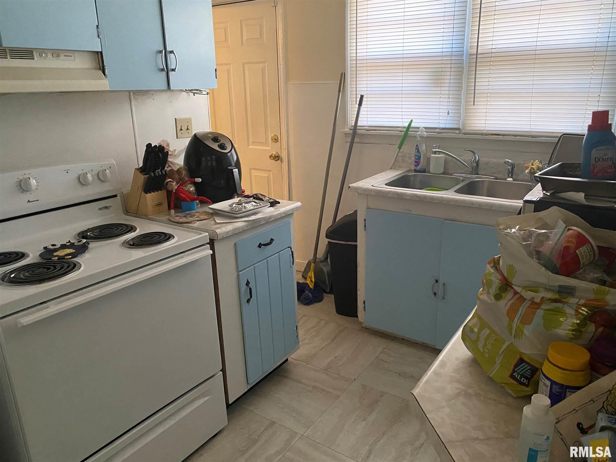 317 East Oak Street Springfield, IL 62703 - Photo 7 of 15