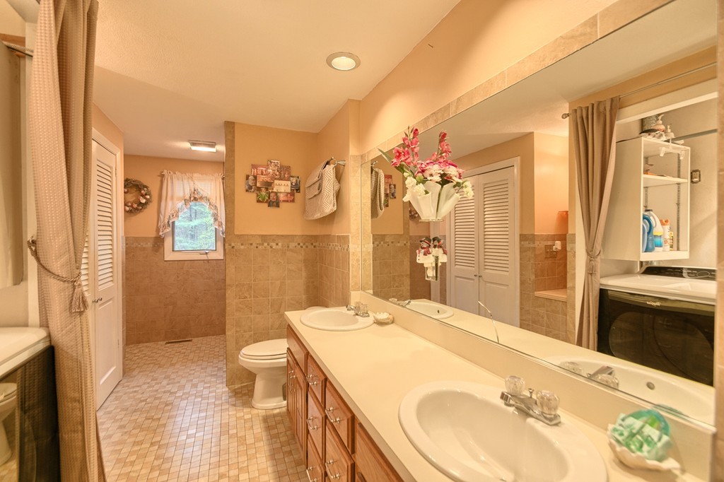 42 California Road Tewksbury, MA 01876 - Photo 14 of 29 Gallery Image 14