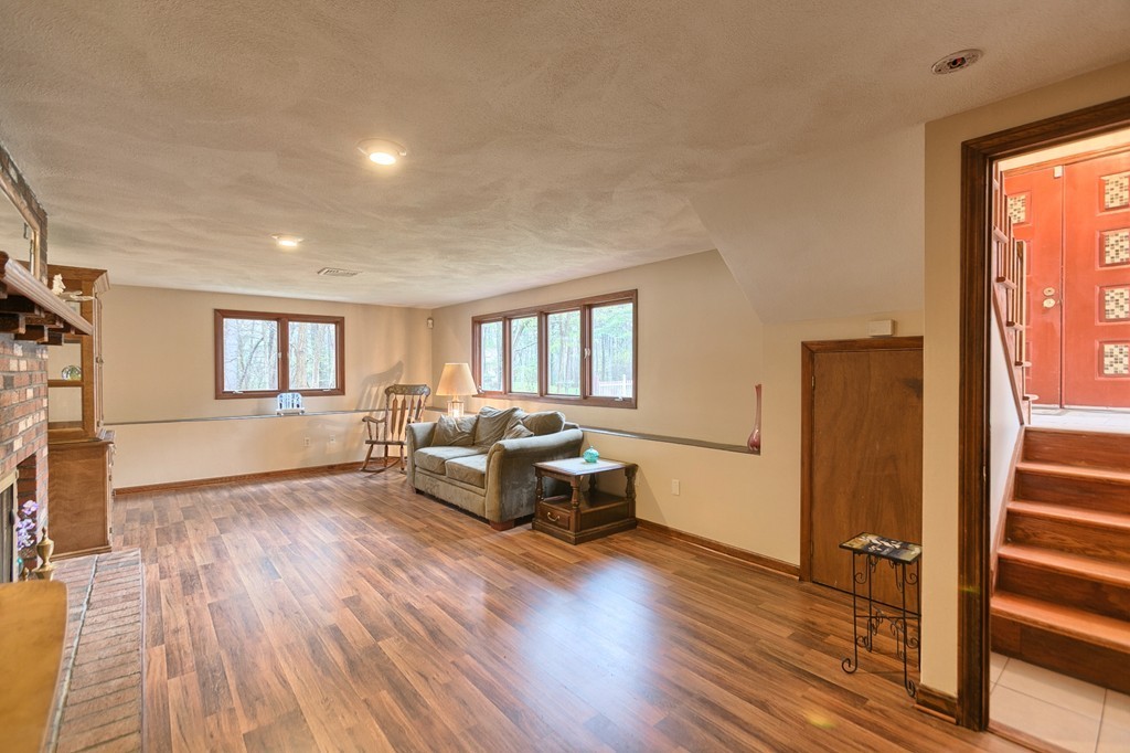42 California Road Tewksbury, MA 01876 - Photo 18 of 29 Gallery Image 18