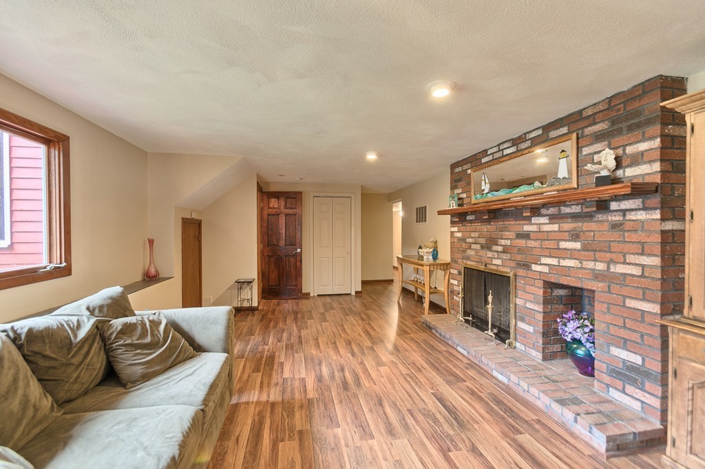 42 California Road Tewksbury, MA 01876 - Photo 20 of 29 Gallery Image 20