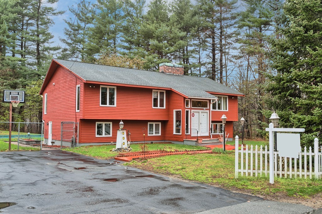42 California Road Tewksbury, MA 01876 - Photo 3 of 29 Gallery Image 3