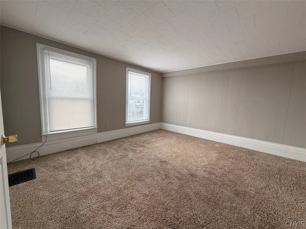 $259,900 | 179 West 3rd Street, Oswego, NY 13126