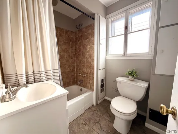 $259,900 | 179 West 3rd Street, Oswego, NY 13126