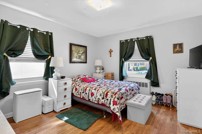 344 White Road Mineola, NY 11501 - Photo 11 of 24