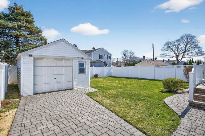 344 White Road Mineola, NY 11501 - Photo 18 of 24