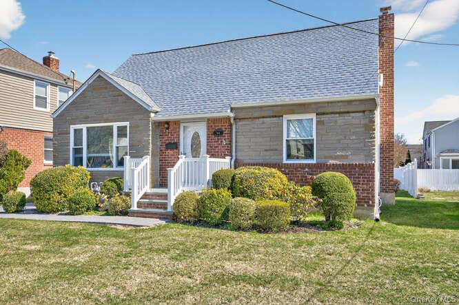 344 White Road Mineola, NY 11501 - Photo 2 of 24