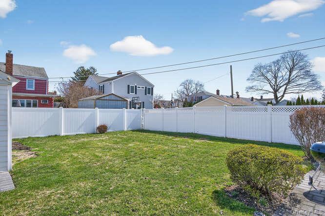 344 White Road Mineola, NY 11501 - Photo 21 of 24