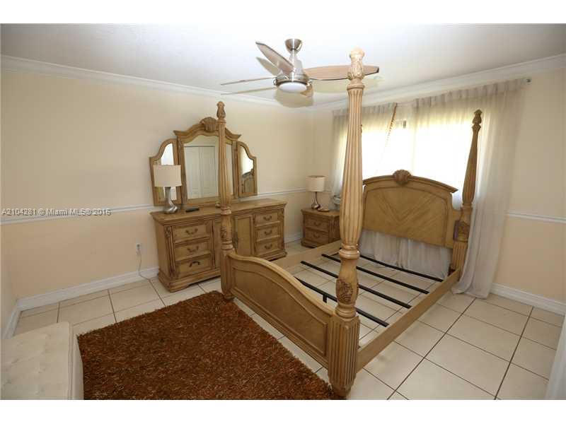 3845 Southwest 128th Avenue Miami, FL 33175 - Photo 18 of 35 a living room with furniture
