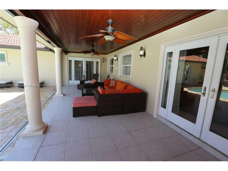 3845 Southwest 128th Avenue Miami, FL 33175 - Photo 22 of 35 a living room with furniture and a large window