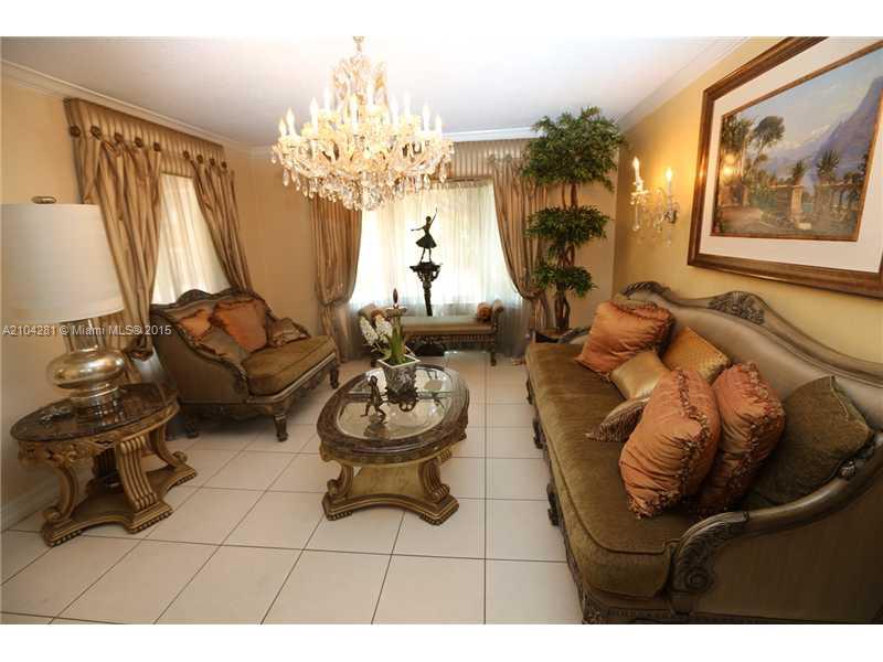 3845 Southwest 128th Avenue Miami, FL 33175 - Photo 5 of 35 a living room with furniture