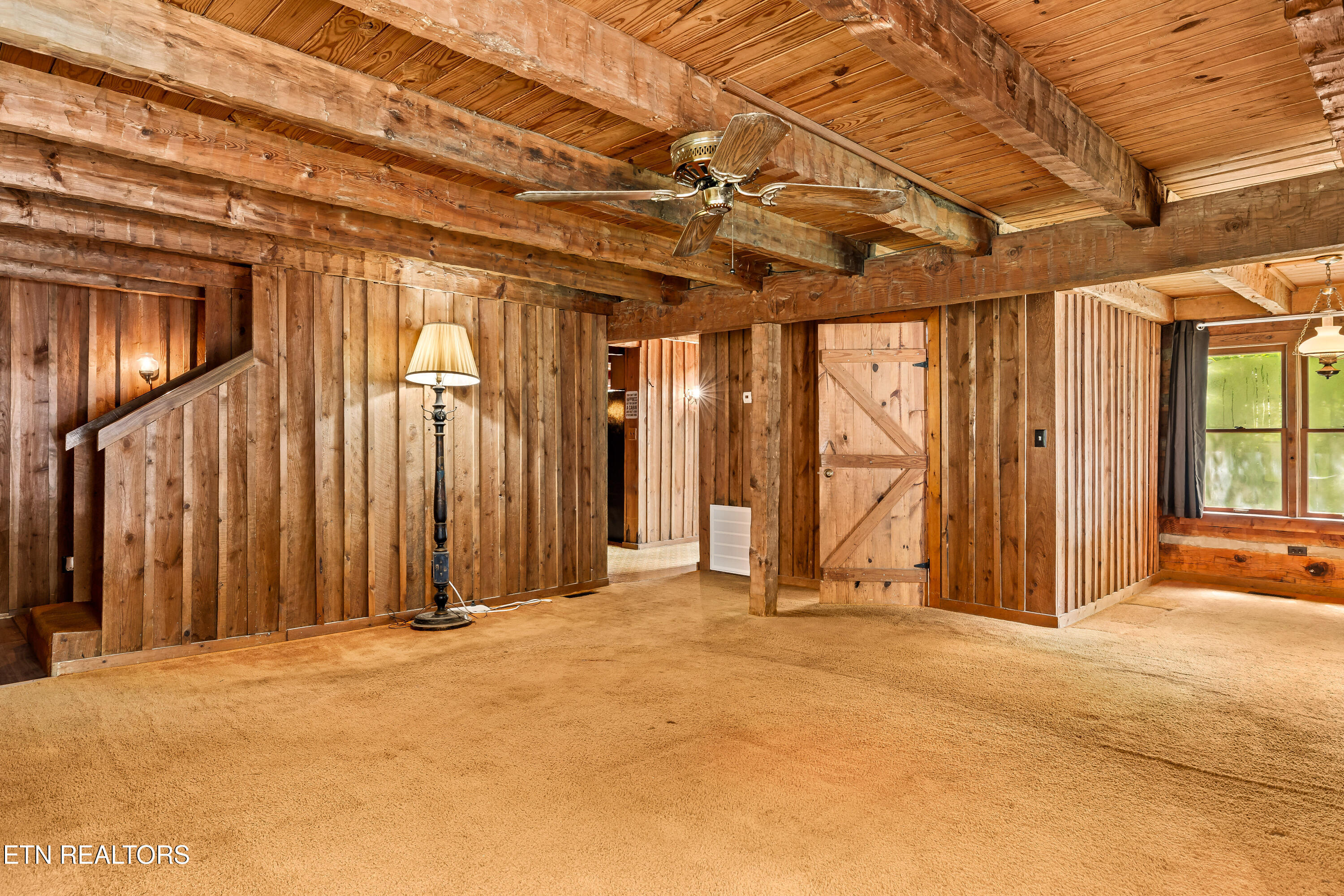 143 Old Cove Road Walland, TN 37886 - Photo 6 of 49 Living room