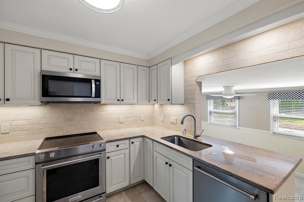 2546 Dorchester Road Birmingham, MI 48009 - Photo 22 of 52 Gallery Image 22