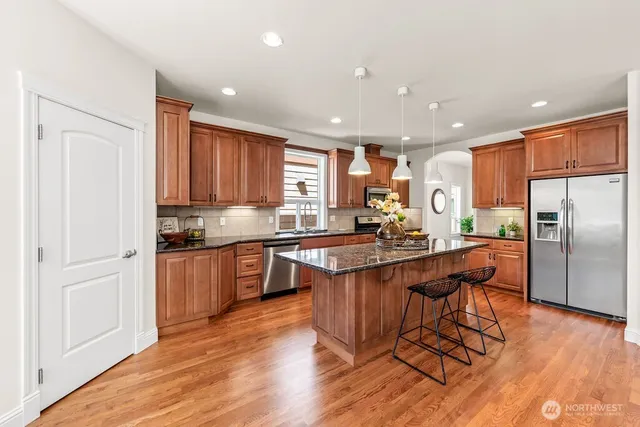 $1,450,000 | 810 5th Avenue Northwest, Issaquah, WA 98027