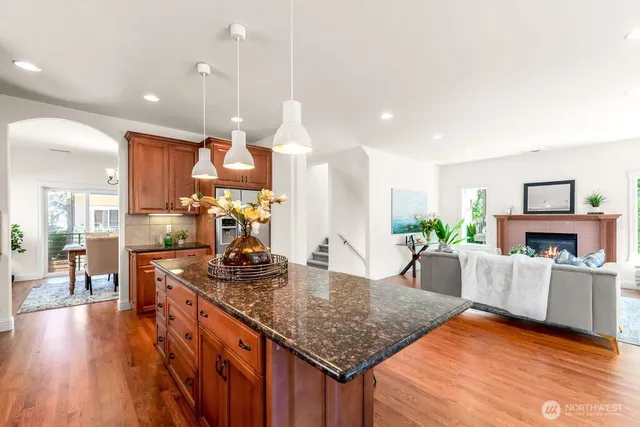 $1,450,000 | 810 5th Avenue Northwest, Issaquah, WA 98027