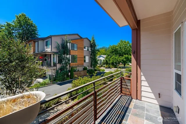 $1,450,000 | 810 5th Avenue Northwest, Issaquah, WA 98027